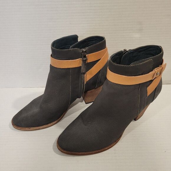 DOLCE VITA Yuri Perforated booties. Classic preppy Dark gray and camel sz 9.5 - Picture 3 of 11